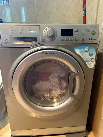 Ariston Front Load Washing Machine 8kg – Good Working Condition