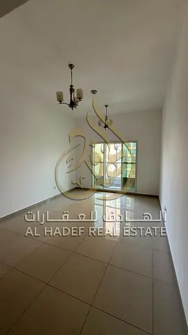 ثلاث غرف وصالة للإيجار في الخان على الشاطئ مباشرة بسعر 85000 درهم جميع الغرف ماستر مع غرفة خادمة وغرفة غسيل وبلكونة وخزائن حائط وباركن مجاني والدفع عل