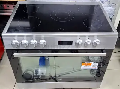 Beko Electric Ceramic Hob Cooker with Oven - Good Condition