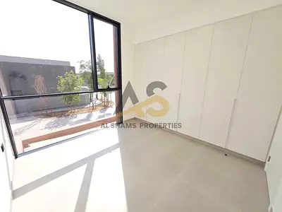 Brand new 4BHK TH Ready to Move with maidroom