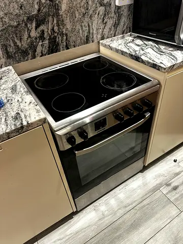 Stainless Steel Electric Cooker with Ceramic Hob and Oven - Good Condition