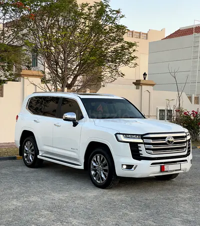 Land Cruiser 2023 VXR Twin Turbo – Agency Maintained Al Futtaim