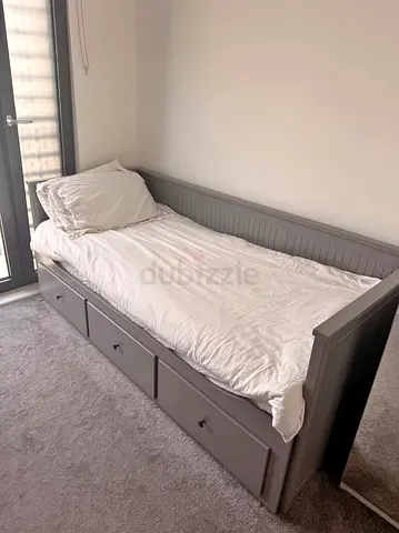 ikea hemnes daybed with 2 mattresses - great condition