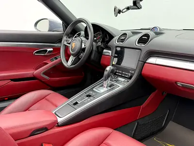 2024 Porsche 718 photo 10