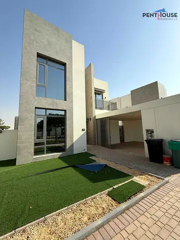 Corner Unit | Spacious layout | Ready to move