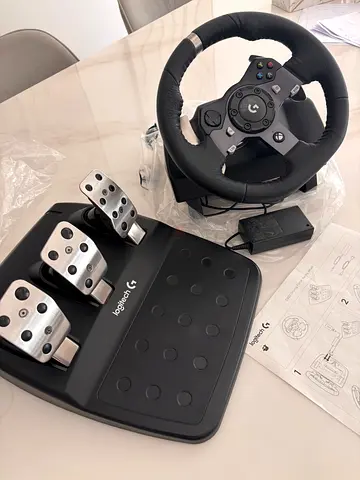 Logitech G920 Driving Force Racing Wheel with Pedals (Xbox/PC) - Boxed