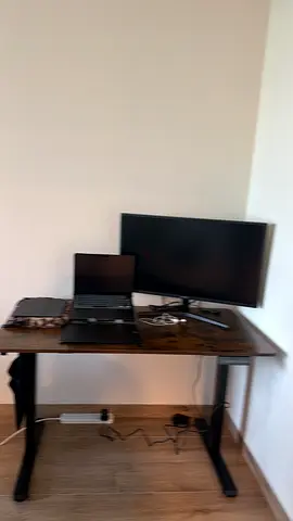 Samsung uhd 32 inch external monitor in perfect condition.