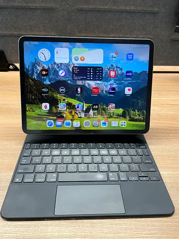 iPad Pro 11-inch (4th Generation, M2 chip, 128GB, Wi-Fi only)