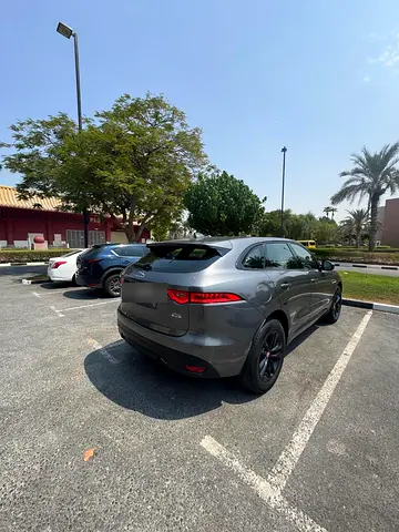 2019 Jaguar F-PACE — фото 6