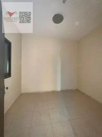 شقة غرفتين وصالة للإيجار السنوي في مدينة الإمارات - برج ليك تاور (Lake Tower) | طابق مرتفع وباركنج