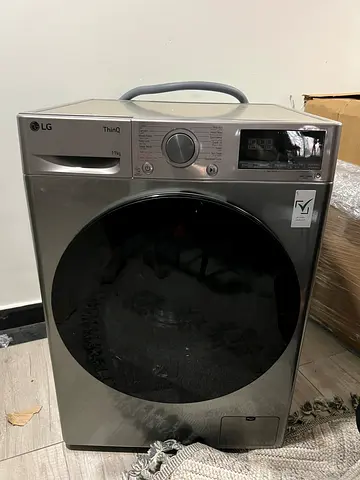 ALMOST BRAND NEW | LG 11 kg Vivace Front Loading Washing Machine F4V5EYLYP Silver