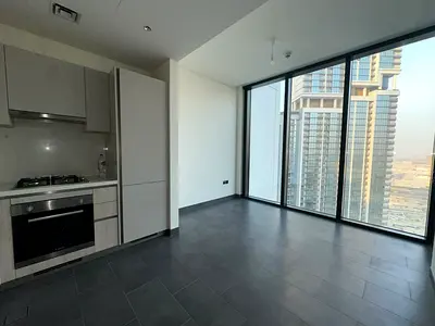 High-Floor| Pool View | Premium Living I 4 Cheques