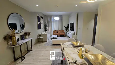 Canal View | Prime Location | Spacious | Upgraded