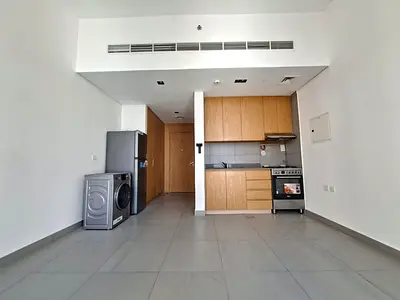 Studio in gated community with kitchen appliances in just 34k