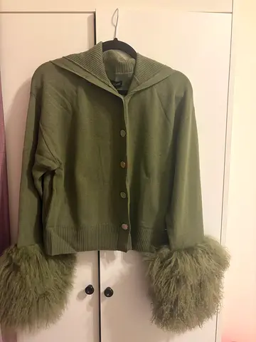 Izaak Azanei Olive Green Button Cardigan with Faux Fur Cuffs - Size S