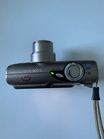 Canon Digital IXUS 900 Ti compact camera - used, good condition