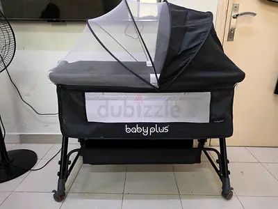 Baby Crib / Bassinet with storage and mattress - for sale