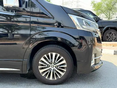 صورة 8 لـ 2024 Toyota GRANVIA