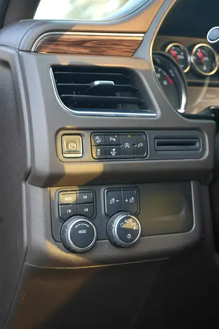 2021 Chevrolet SUBURBAN — миниатюра 12