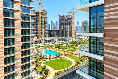 City Walk Living | 1BR with Balcony | Laurel