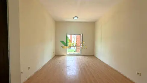 Vacant | Next to Metro | Well-maintained
