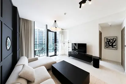 Modern Living | Lake View | Elegant Home