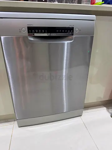 Bosch series 4 Dishwasher Freestanding Three Racks Wifi Technologie