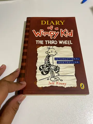 Diary of a Wimpy Kid: The Third Wheel - Paperback