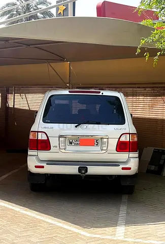 2003 Lexus LX 470 GCC Specs