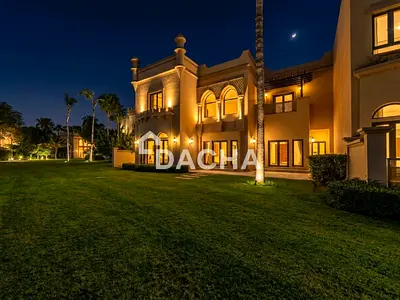 Frond Living | Beach Access | Private Garden