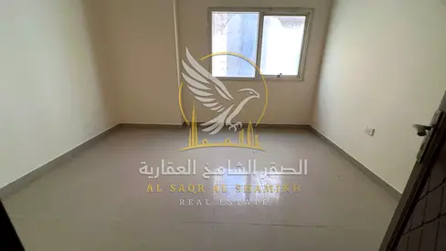 غرفتين وصالة واسعة في البوطينة الشارقة تكييف مركزي وتشطيب حديث جاهزة للسكن