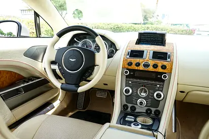 صورة مصغرة 19 لـ 2011 Aston Martin RAPIDE