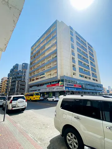 COUPLE PARTITION AT AL ROLLA STREET BURDUBAI