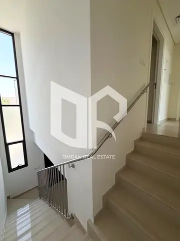 🏡 تاون هاوس مميز للبيع في نسمة ✨ فرصة رائعة للتملك الحر في أحد المجمعات السكنية المميزة.