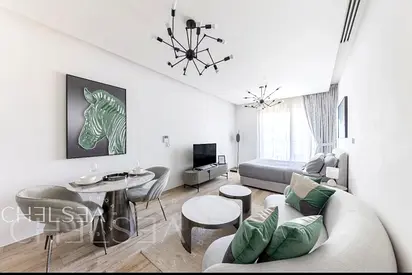 CANAL AND PENINSULA VIEWS | VACANT | MID-FLOOR