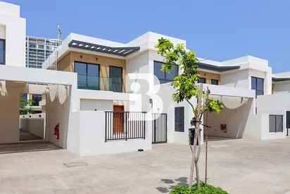 Luxurious 4BR Villa |Beach Access |Prime Location