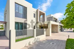 Corner Unit | Large Plot | Next to the Pool