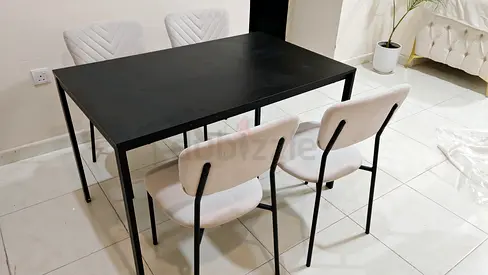 Dining table + 4 chair for sale