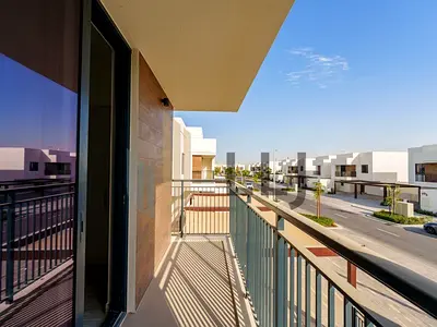 Single Row Corner | Ready to Move In | Spcaious
