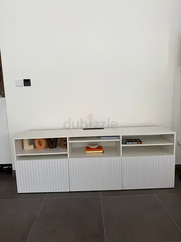 Tv unit white very good condition