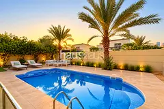 4-Bed | Private Pool & Garden | Multiple Cheques