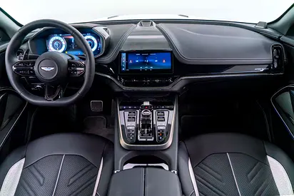 2026 Aston Martin DBX 照片 8