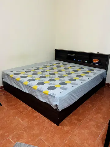 King Size Bed + Bed Cart | 1.6 Years Old | Good Condition