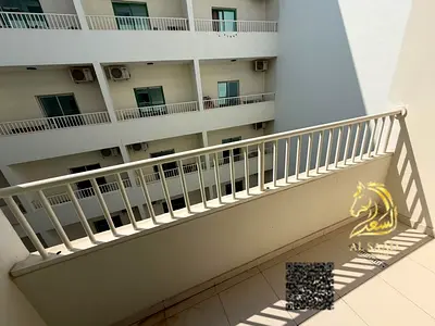 استوديو للإيجار السنوي في سمارت تاور – العامرة | بلكونة | مسبح وجيم
