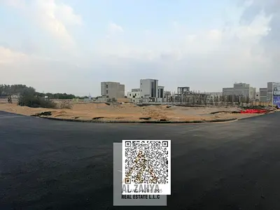 عرض محدود!! || قطعة أرض لتاون هاوس (موقع زاوية) بمساحة 2230 قدماً مربعاً || 440,000 درهم || منطقة الهليو 2 – موقع متميز || بالقرب من المحلات التجارية