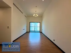 1 BR wooden floor ! 2 balconies ! Vacant