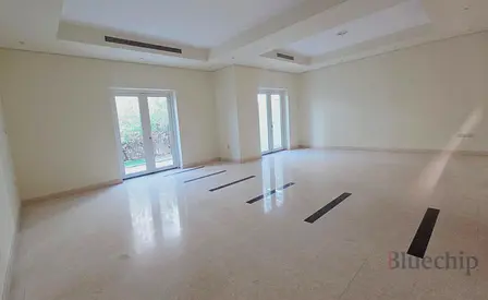 Single Row | 3BR + Maid’s | Vacant | Walk to Park, School & Metro