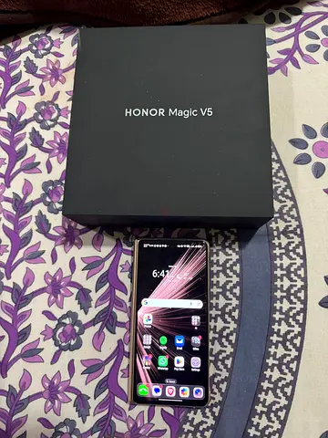 Honor Magic V5 512GB UAE TDRA – Perfect Condition | Box + 3 Cases + Charger
