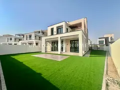 Single Row | Big Plot | Premium Location