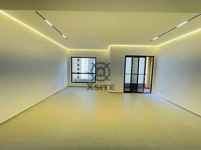 Well-Lit 3 BR | Sea View | On High Floor